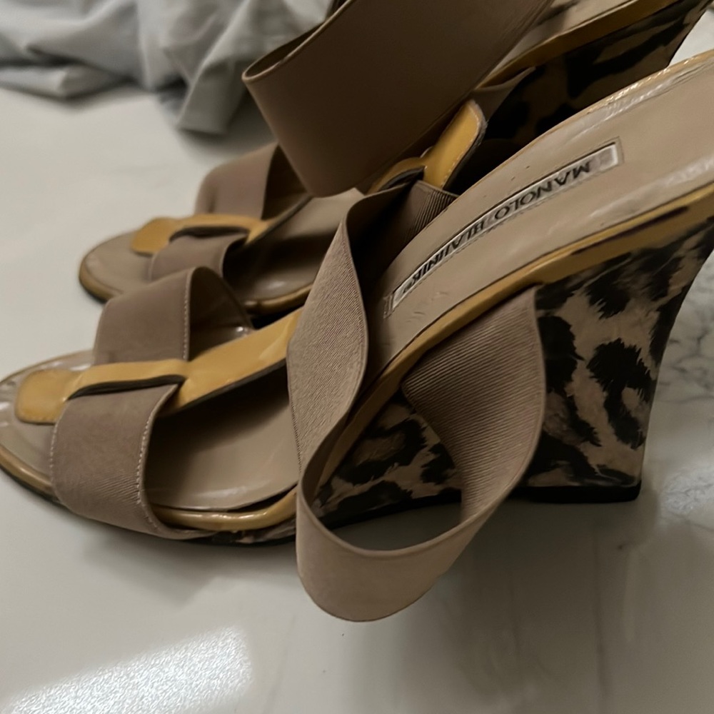 Worn in good condition. Sole has been replaced